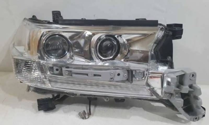 Фары от land cruiser200